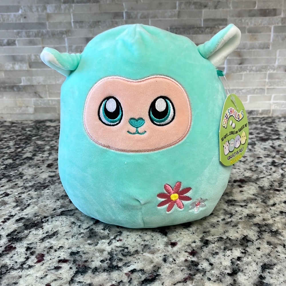 Squishmallows Levi the Lamb